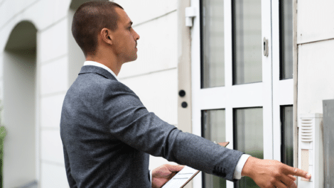 O que fazer quando um Oficial de Justiça chega ao condomínio?